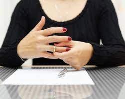 phụ nữ khi quyết định ly hôn