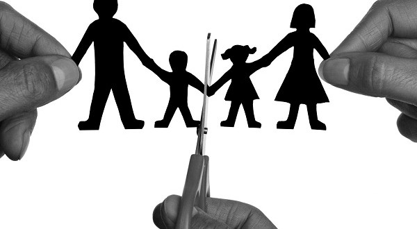 ly-hon-con-4-tuoi-o-voi-ai